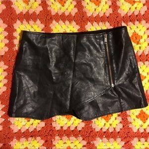 🖤 Free People Faux Leather SKORT 🖤